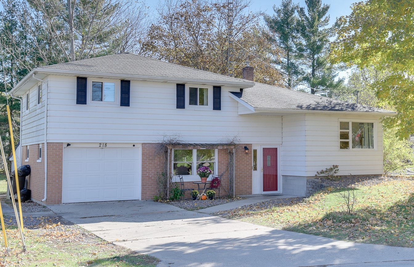 Home for Sale at 218 Roosevelt St, Pardeeville WI Yoo Realty Group