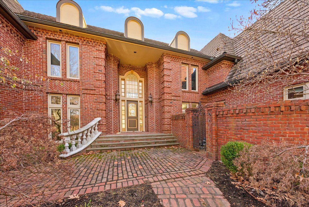 Home for Sale at 27005 E Colbern Rd. Lee's Summit, MO 64086 Full Details