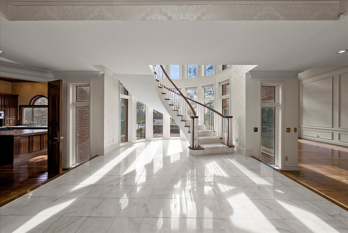 Home for Sale at 27005 E Colbern Rd. Lee's Summit, MO 64086 Full Details