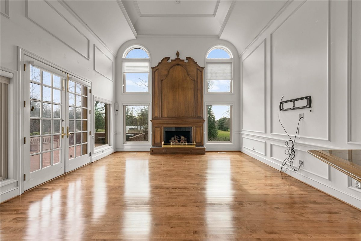 Home for Sale at 27005 E Colbern Rd. Lee's Summit, MO 64086 Full Details