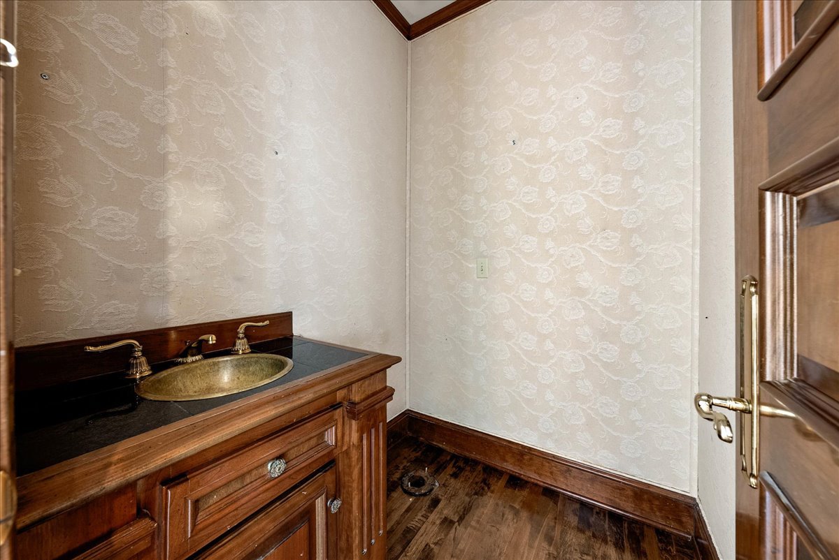 Home for Sale at 27005 E Colbern Rd. Lee's Summit, MO 64086 Full Details