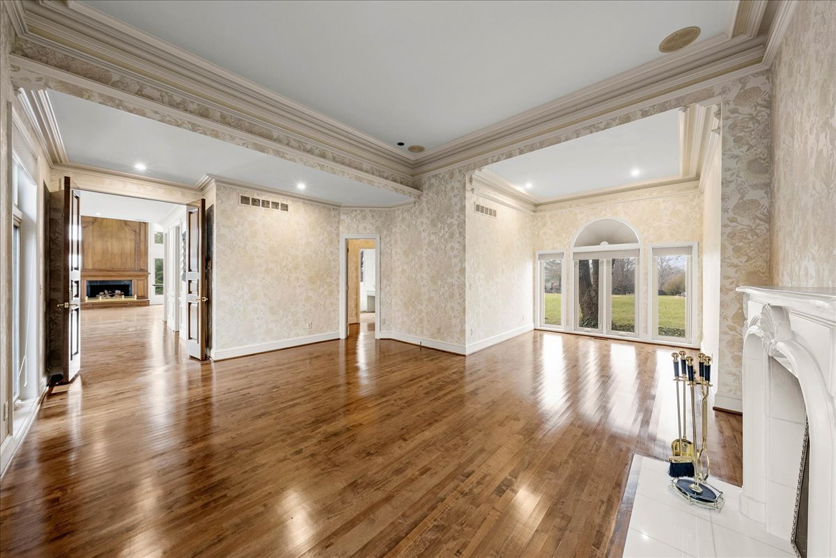 Home for Sale at 27005 E Colbern Rd. Lee's Summit, MO 64086 Full Details