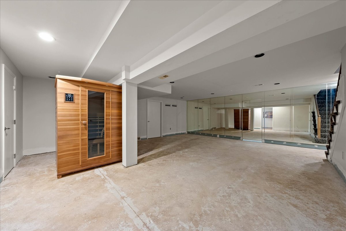 Home for Sale at 27005 E Colbern Rd. Lee's Summit, MO 64086 Full Details