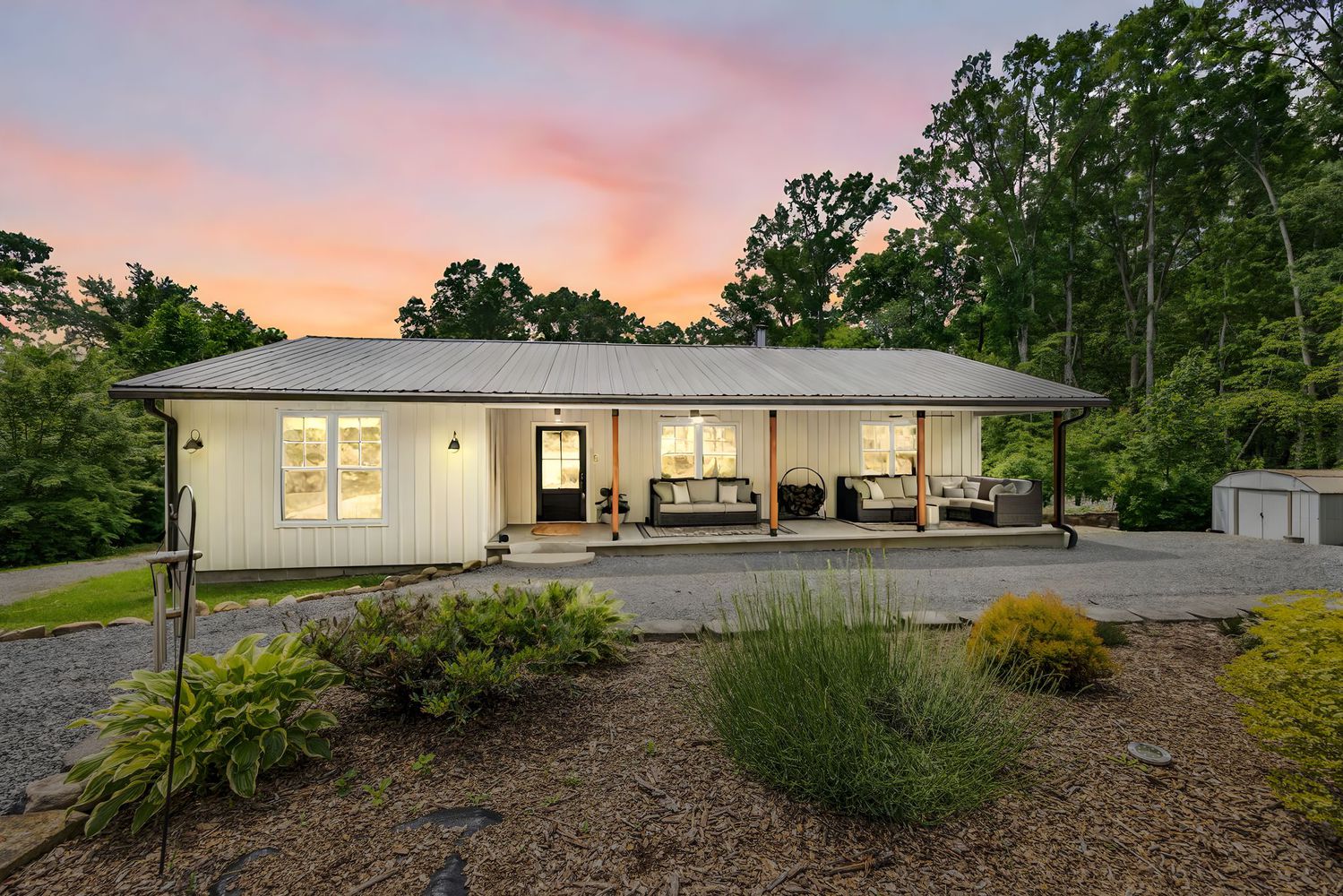 Home for Sale at 1314 Snyder Loop Graysville, TN 37338 Full Details