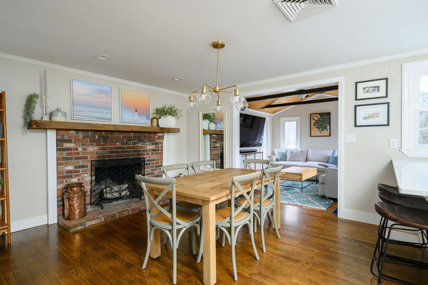 2337_1363_property_dining-to-family-room-20260622024427.jpg