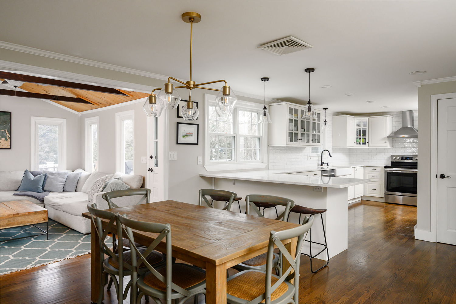 2337_1363_property_dining-to-kitchen--20260622024428.jpg