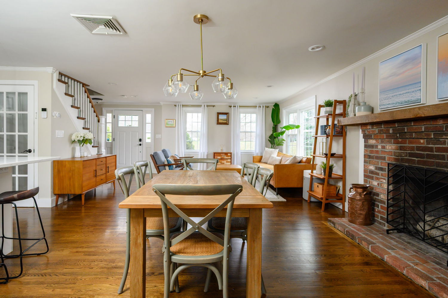 2337_1363_property_dining-to-living-room-20260622024428.jpg