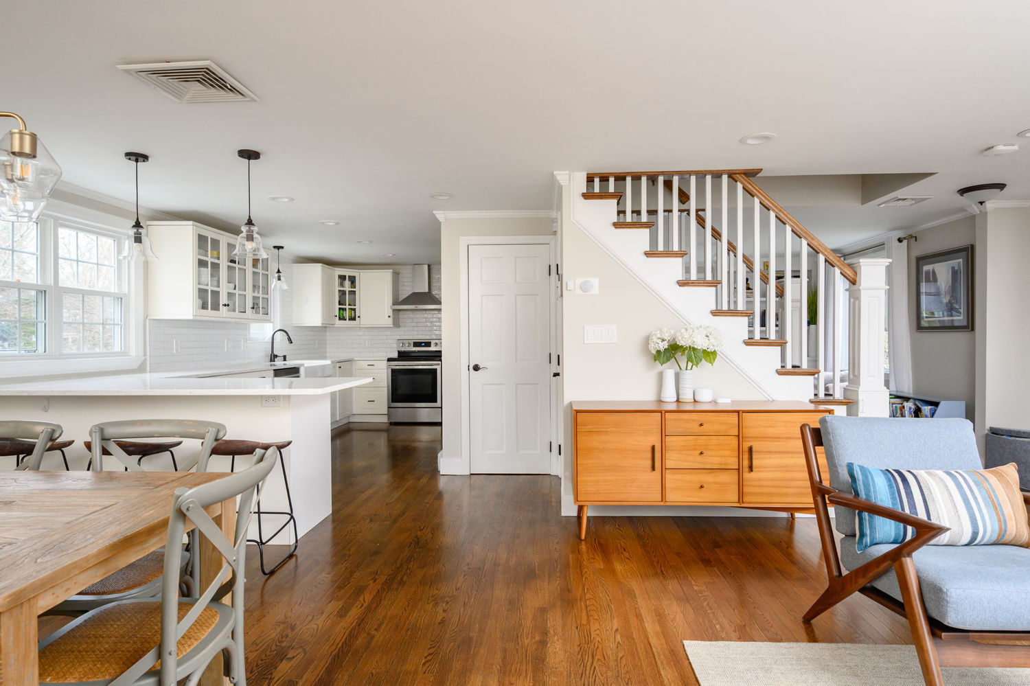2337_1363_property_living-room-to-kitchen-20260622024433.jpg