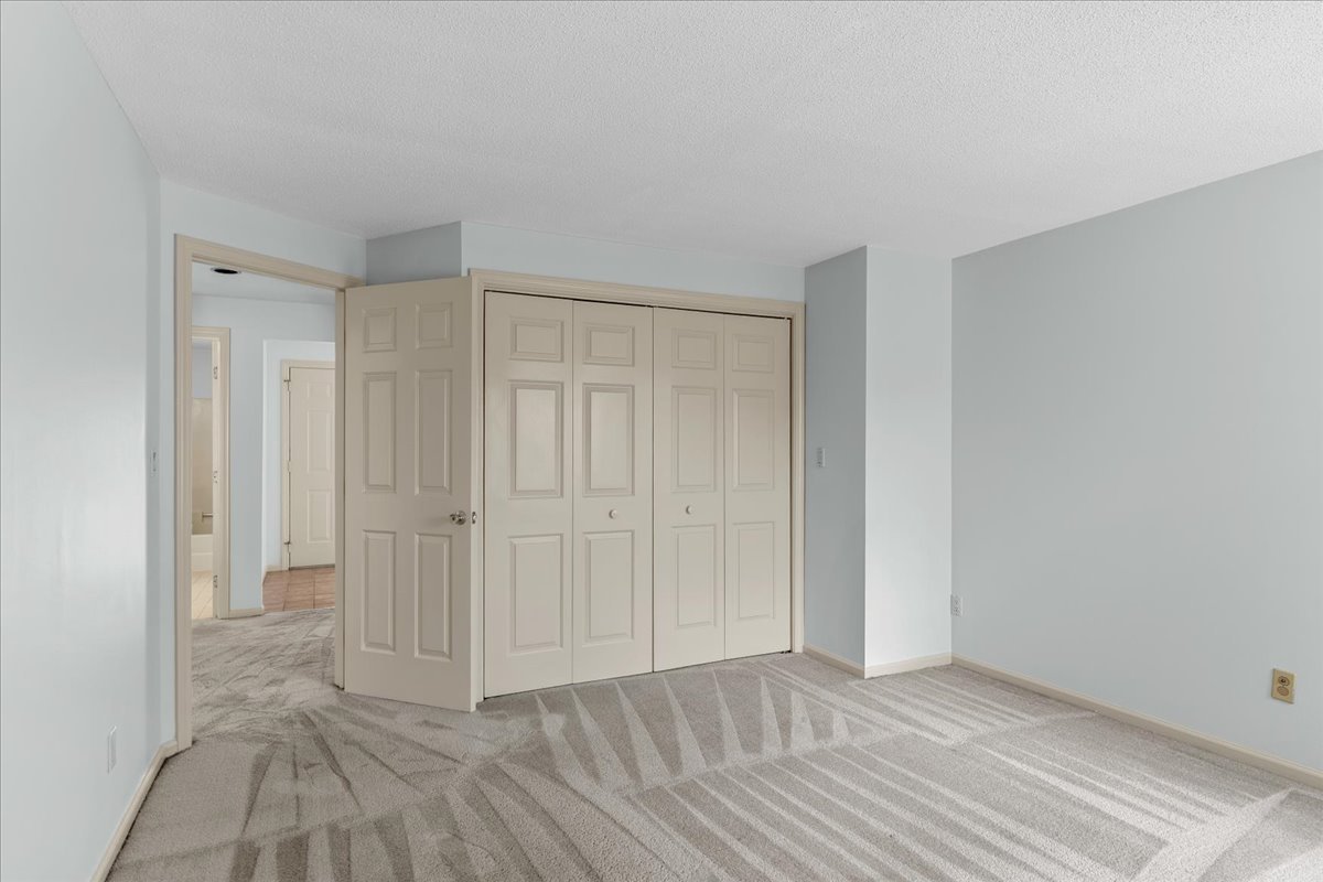 2337_1401_property_guest-room-with-closet-56-floret-cir-40-20260820074003.jpg