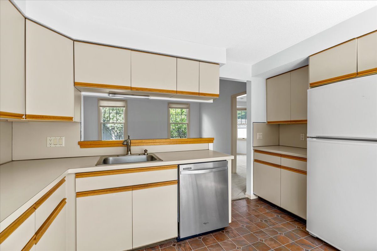 2337_1401_property_kitchen-2-56-floret-cir-32-20260820074003.jpg