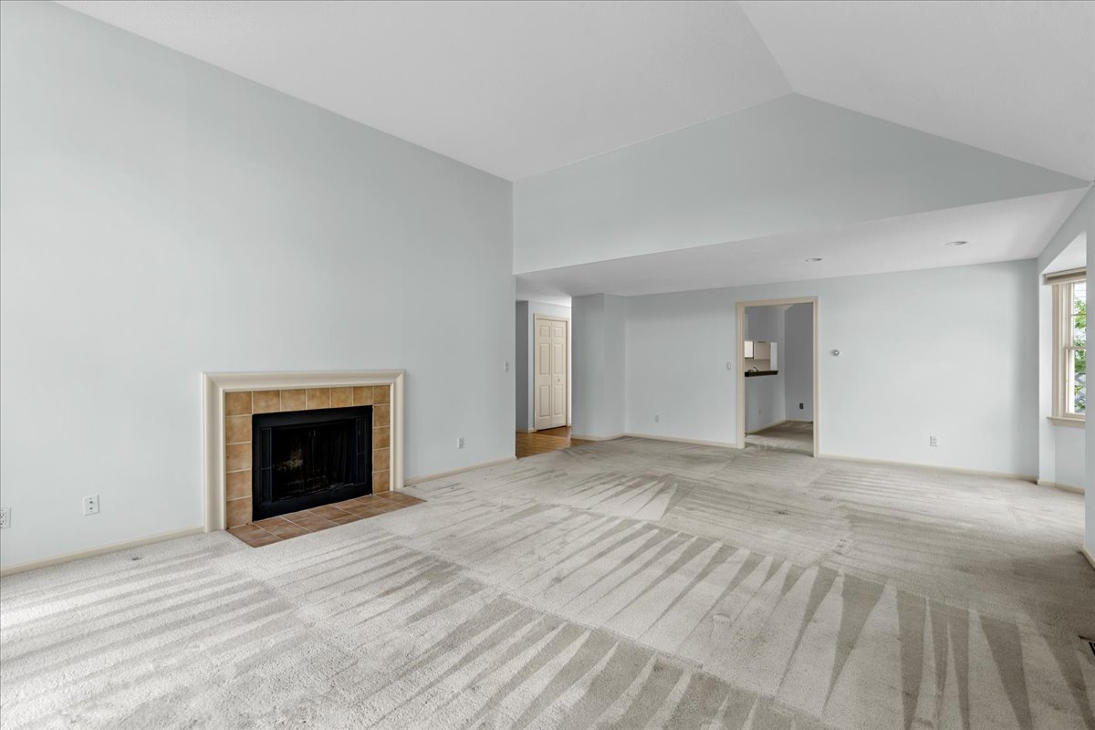 2337_1401_property_living-room-to-dining-room-56-floret-cir-20-20260820074002.jpg