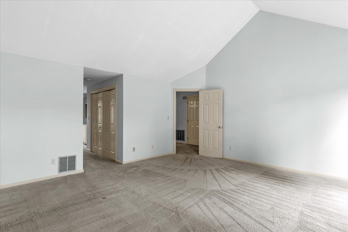 2337_1401_property_primary-bedroom-to-batgh-56-floret-cir-37-20260820074001.jpg