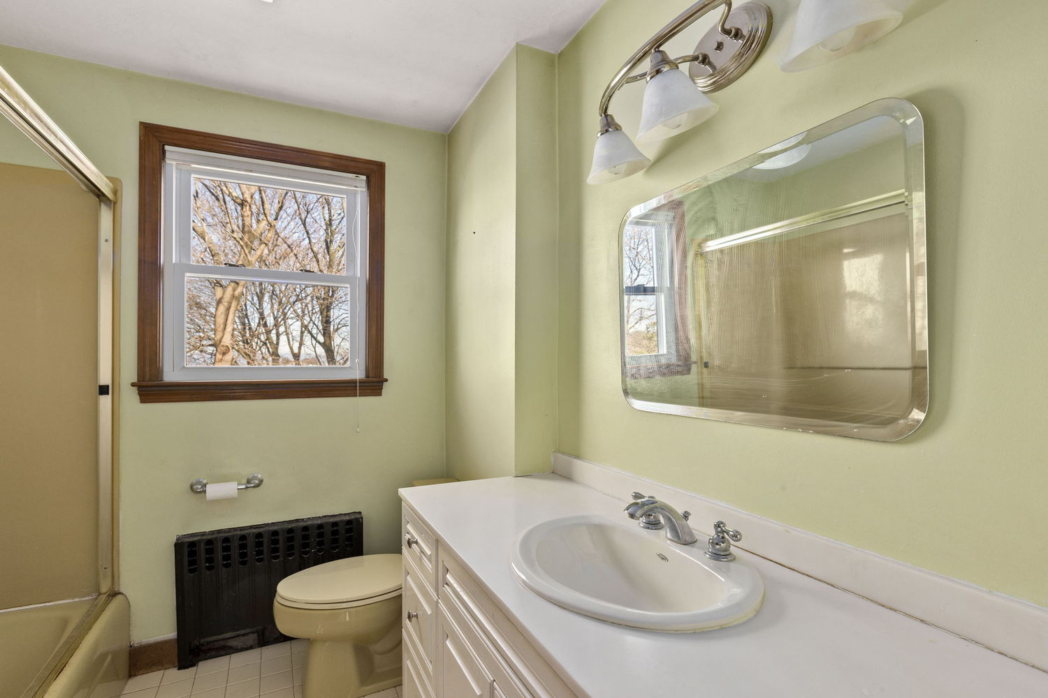 37 Governor Long Rd, Hingham MA Crow Point Colonial with Front to Back