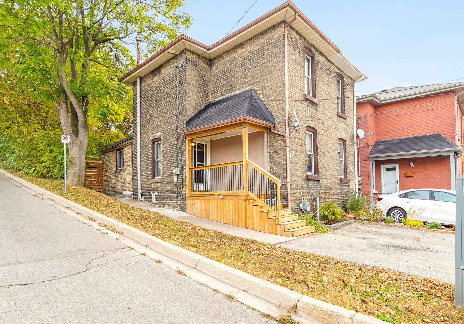 Home for Sale at 43 Buffalo Street, Brantford, ON Full Details