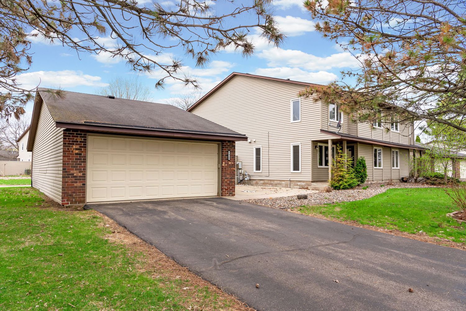 7410 Jensen Avenue South Cottage Grove, MN 55016