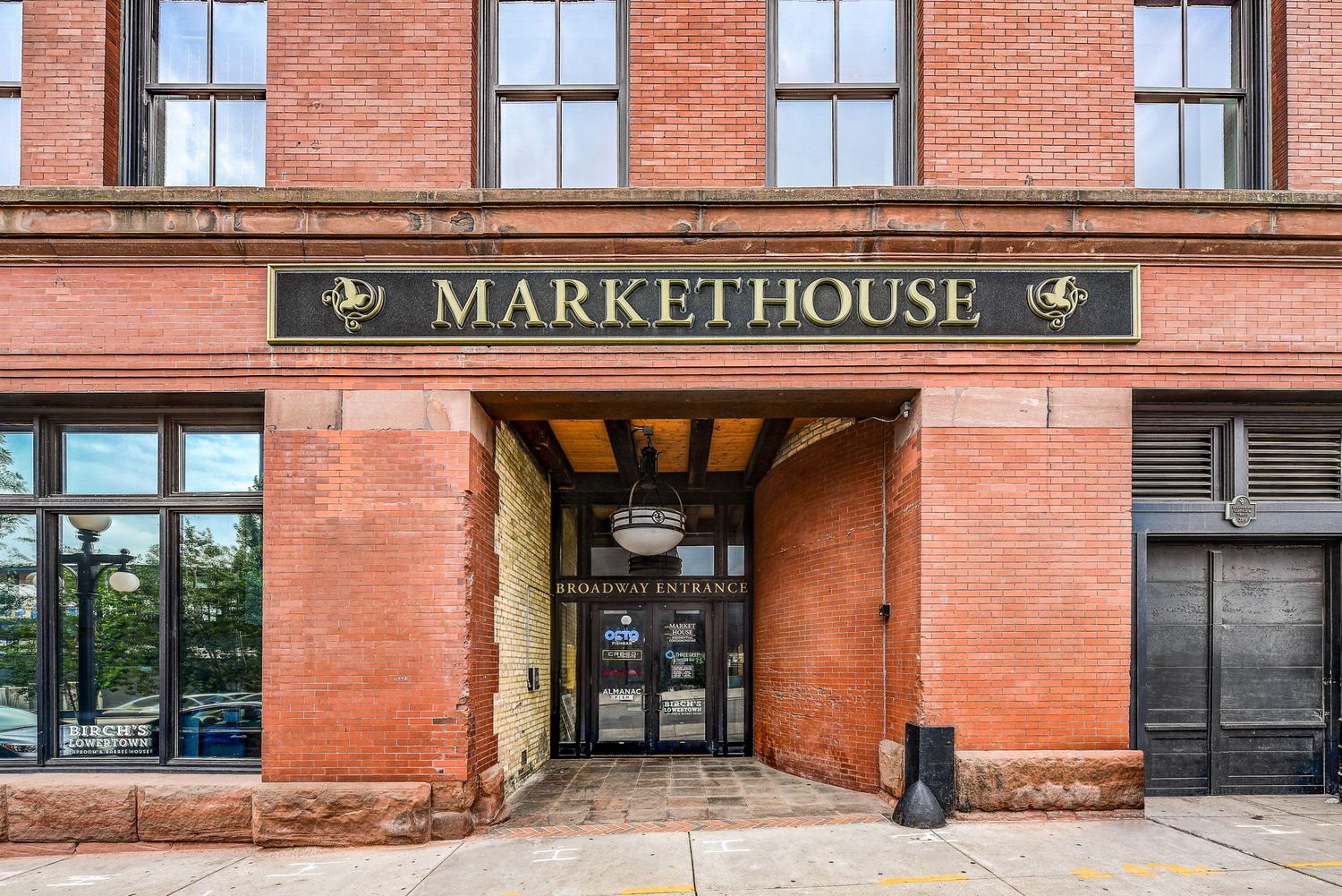 289 5th St East Unit 614 Saint Paul, MN 55101