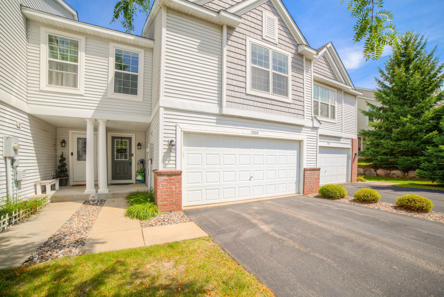 5008 Bluff Heights Trail SE Prior Lake, MN 55372