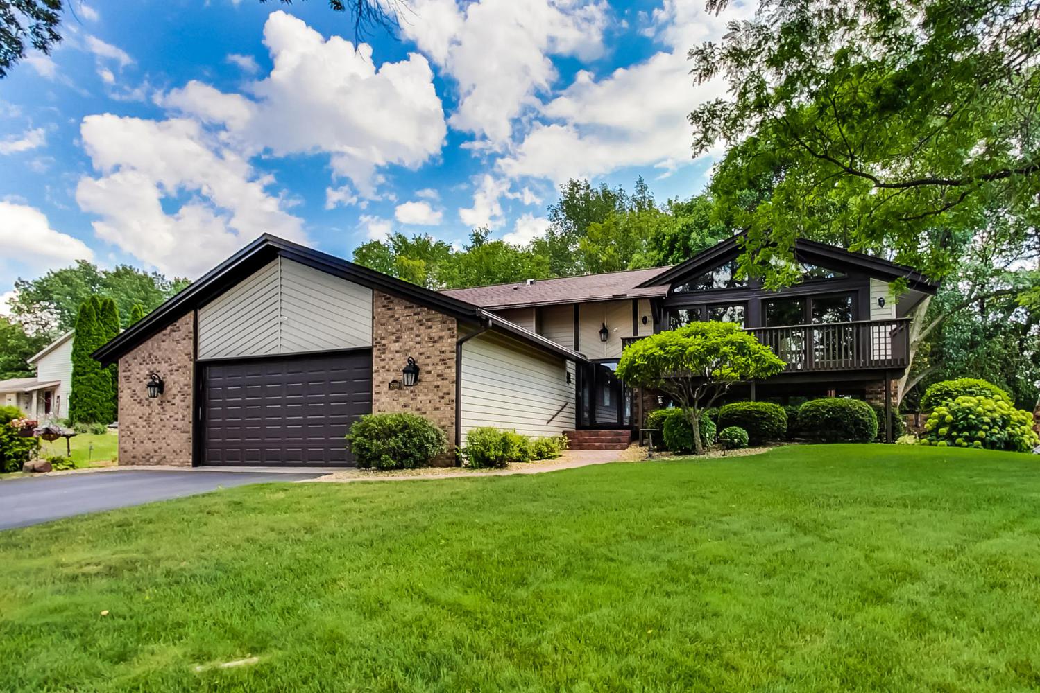 8390 141st Court W Apple Valley, MN 55124