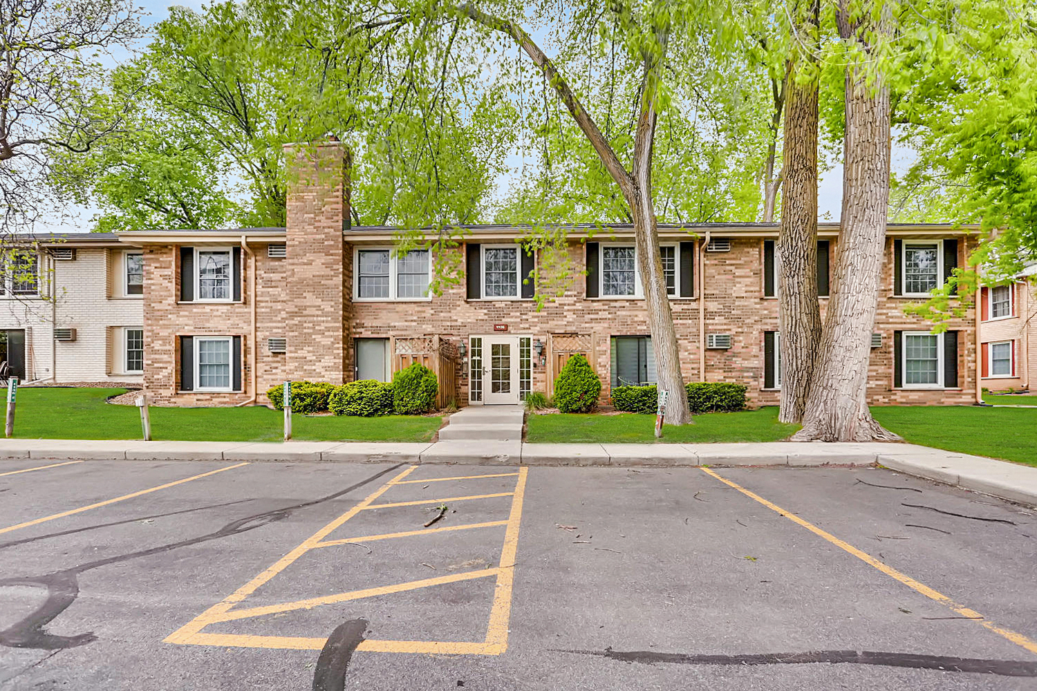 4436 Cedar Lake Road Unit #8 Saint Louis Park, MN 55416