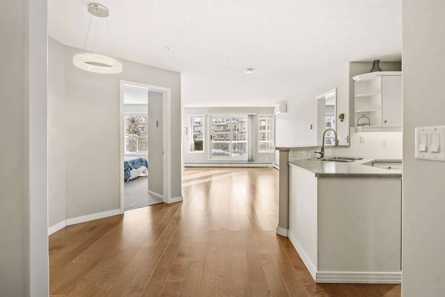 5438_7218_property_4-foyer-1-20250207092336.jpg