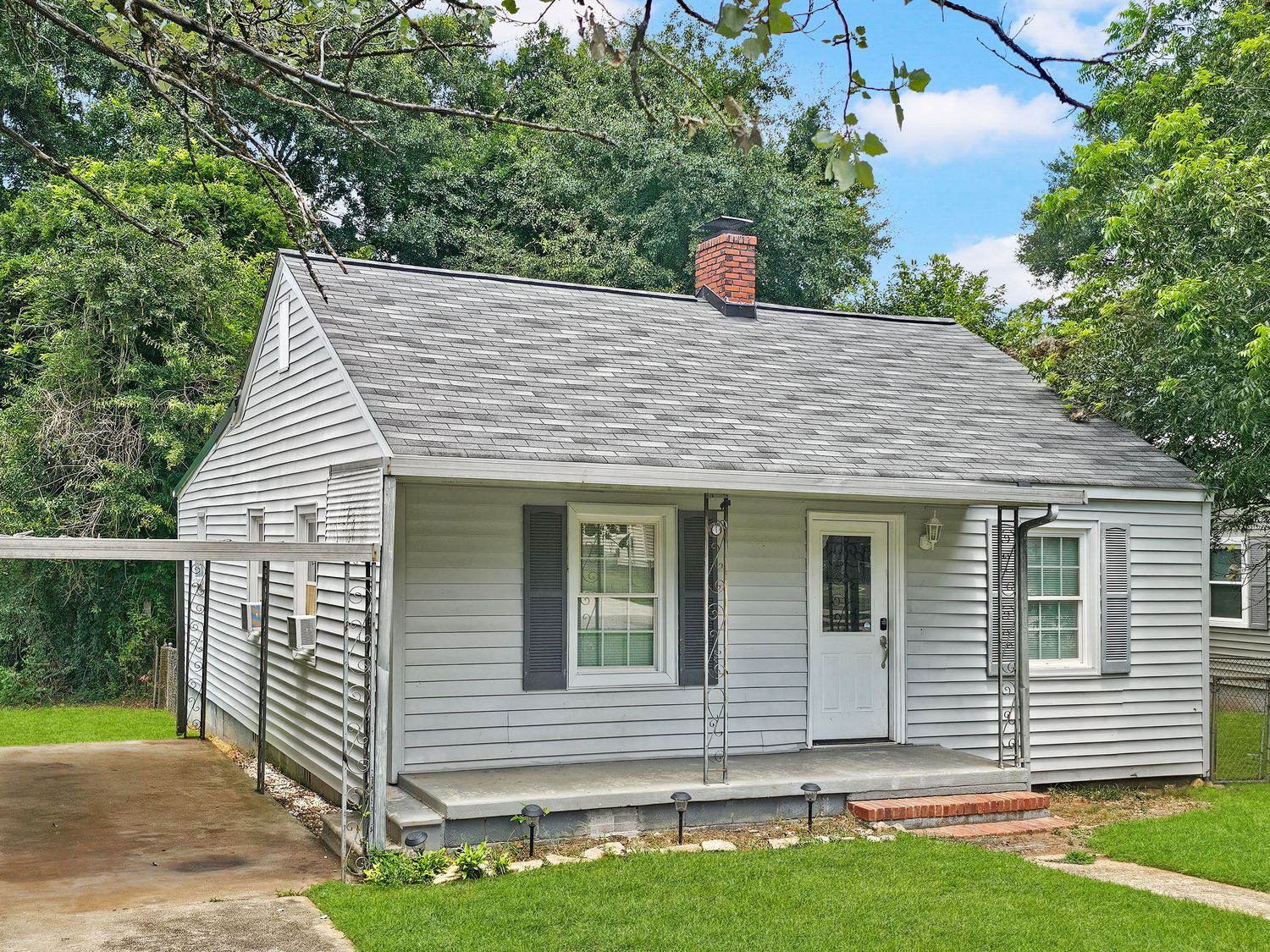 202 White St, Hogansville GA