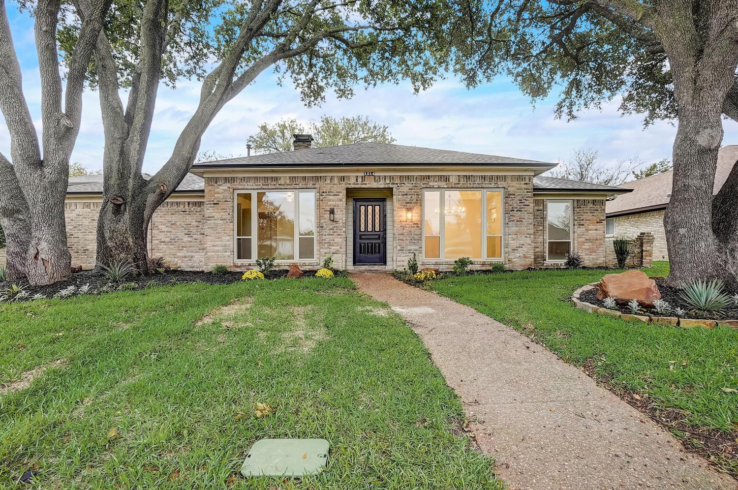 Home for Sale at 1214 Horizon Trail, Richardson Texas 75081 Full Details
