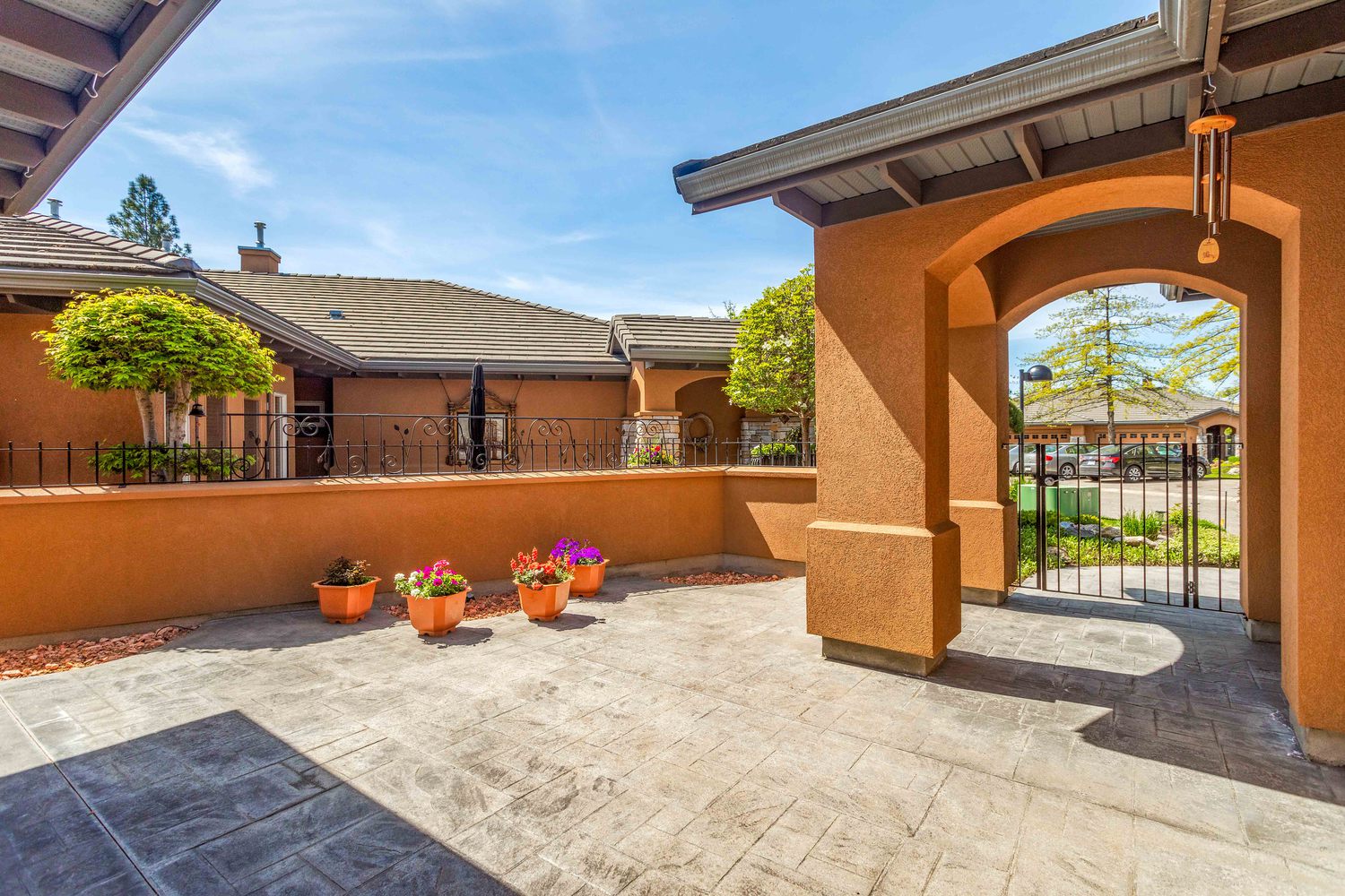 822_6017_property_courtyard-20240514121602.jpg